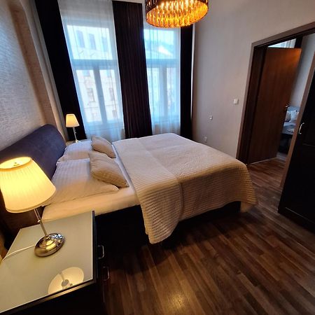 Residence Moravia Apartments การ์โลวีวารี ภายนอก รูปภาพ