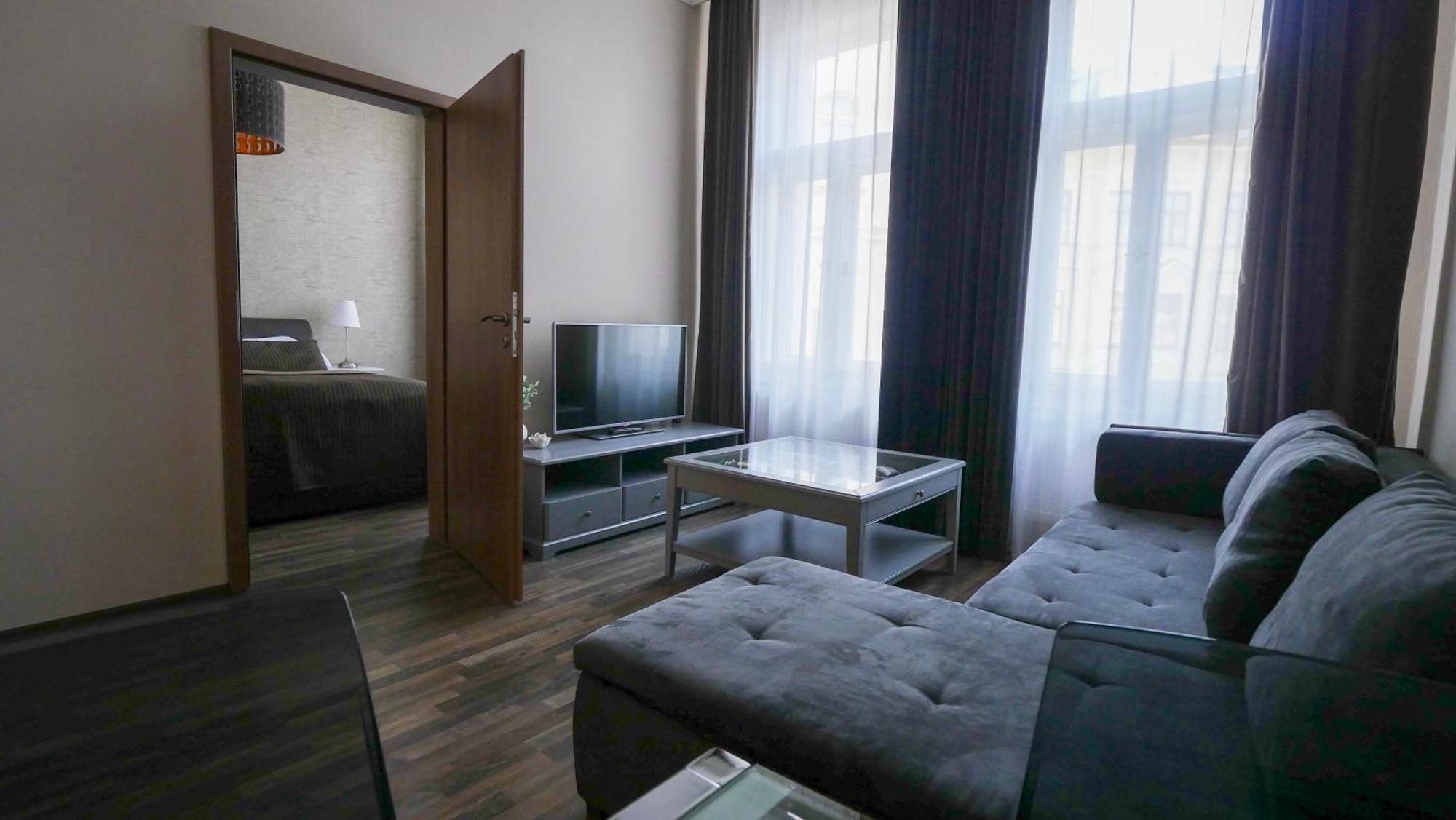 Residence Moravia Apartments การ์โลวีวารี ภายนอก รูปภาพ